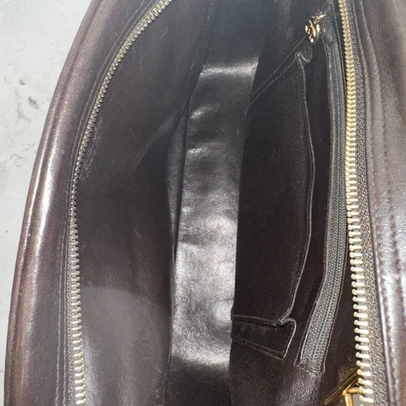 🔹 Vintage Chanel Chevron Large Camera Bag with COA 🔹 - Picture 9 of 16